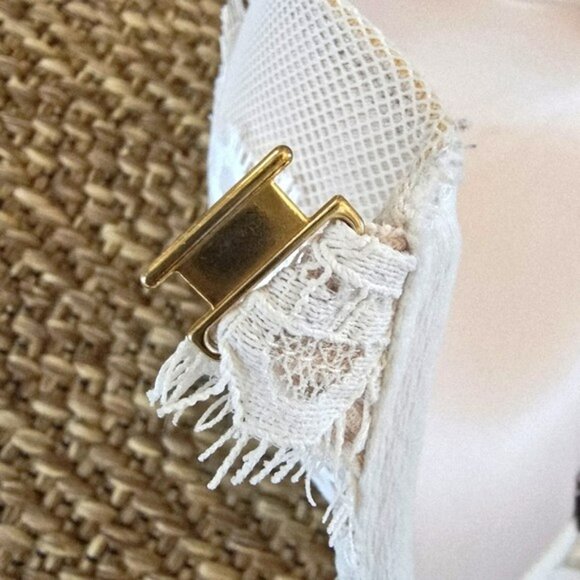 Victoria's Secret White Lace Bra - Picture 8 of 16